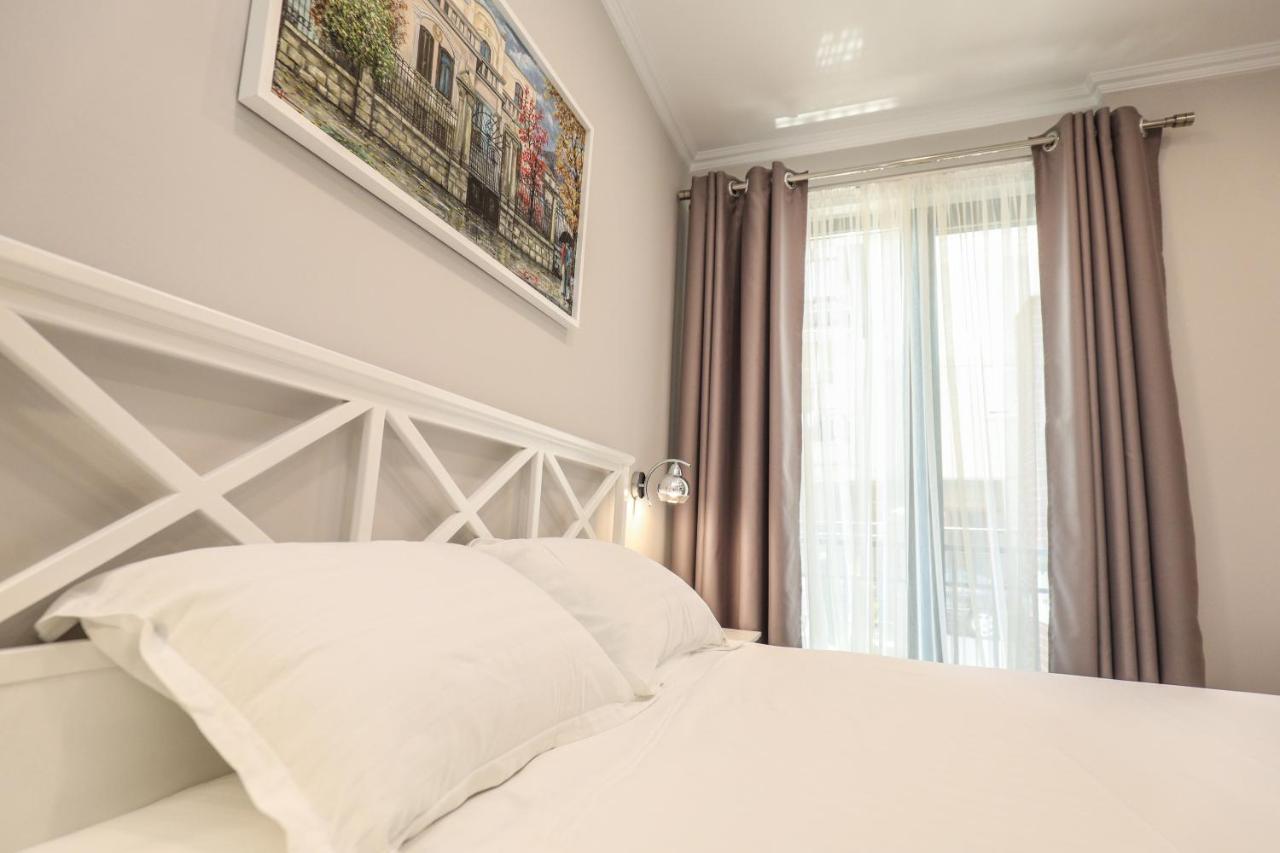 Hotel Peroni Корча Экстерьер фото